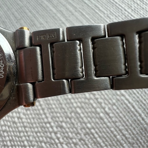 Gucci 9040L Gold and Stainless Steel - Picture 6 of 8